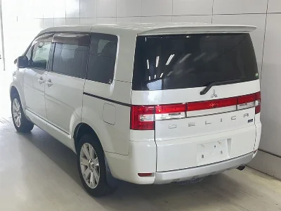 MITSUBISHI DELICA D5