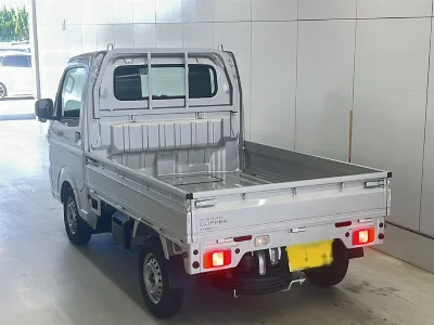 NISSAN CLIPPER TRUCK