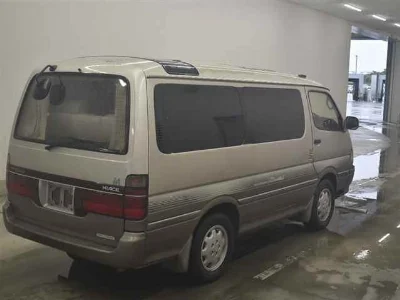 TOYOTA HIACE