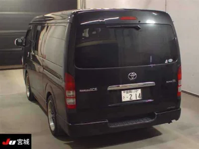 TOYOTA HIACE VAN