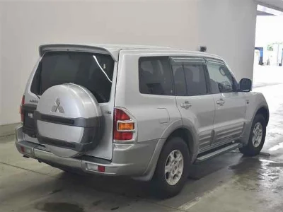 MITSUBISHI PAJERO
