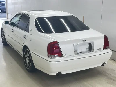 TOYOTA CROWN MAJESTA