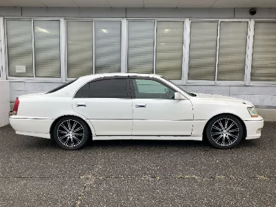 TOYOTA CROWN MAJESTA
