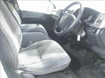 TOYOTA HIACE