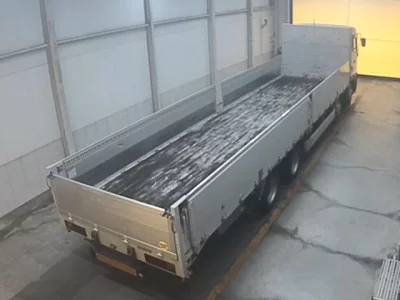 NISSAN UD