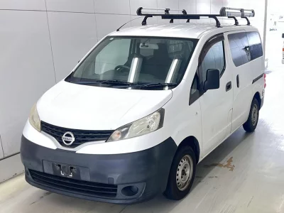 NISSAN NV200