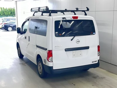 NISSAN NV200