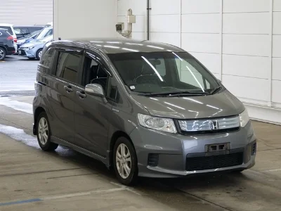 HONDA FREED SPIKE