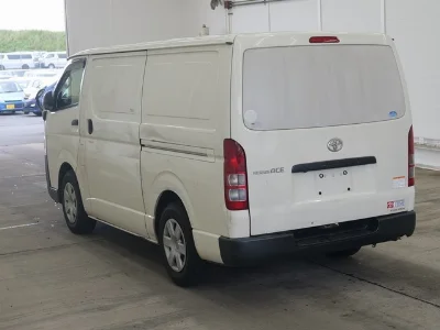 TOYOTA REGIUS ACE VAN