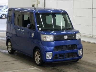 DAIHATSU WAKE