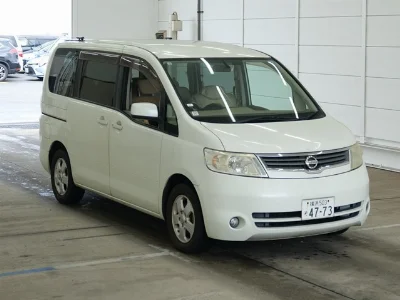 NISSAN SERENA
