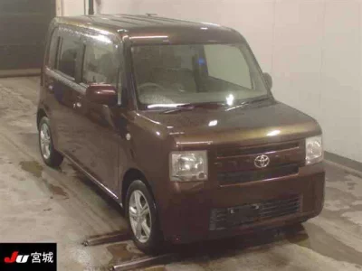 TOYOTA PIXIS SPACE