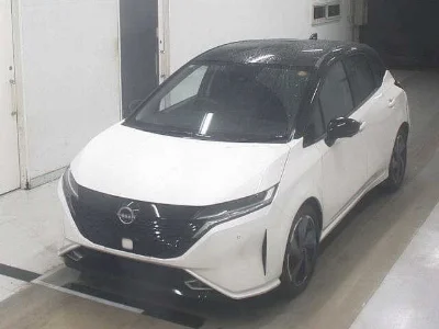 NISSAN AURA