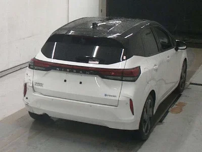 NISSAN AURA