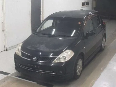 NISSAN TIIDA