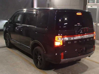 MITSUBISHI DELICA D5