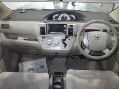 TOYOTA RAUM