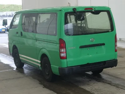 TOYOTA HIACE VAN