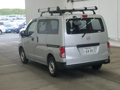 NISSAN NV200