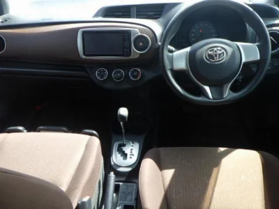 TOYOTA VITZ