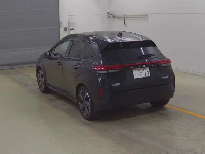 NISSAN AURA