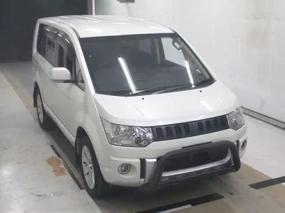 MITSUBISHI DELICA D5