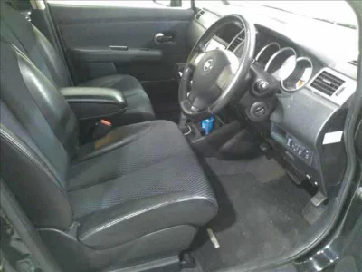 NISSAN TIIDA