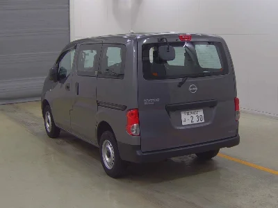 NISSAN NV200