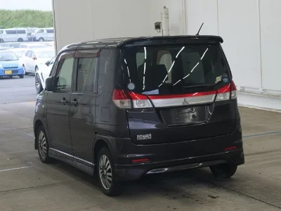 MITSUBISHI DELICA D2