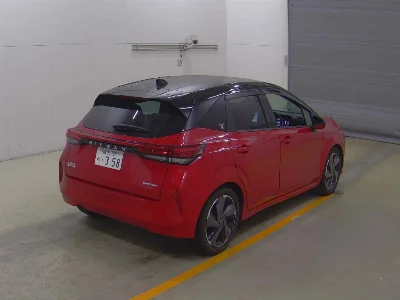 NISSAN AURA