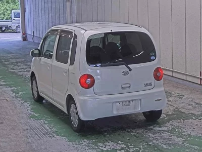DAIHATSU MOVE LATTE