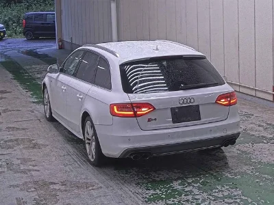 AUDI S4 AVANTE