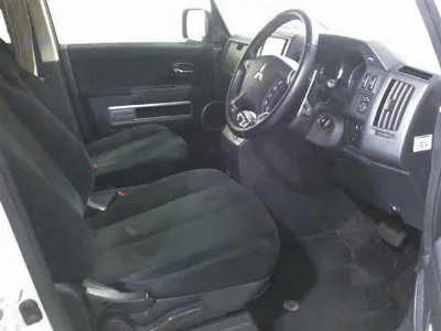MITSUBISHI DELICA D5