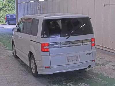 MITSUBISHI DELICA D5