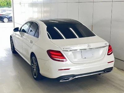 MERCEDES BENZ E CLASS