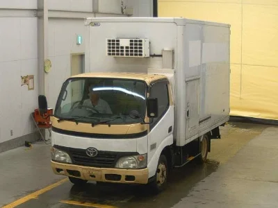 TOYOTA DYNA