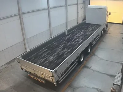 NISSAN UD