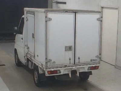 NISSAN CLIPPER TRUCK