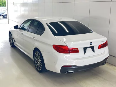BMW 5 SERIES