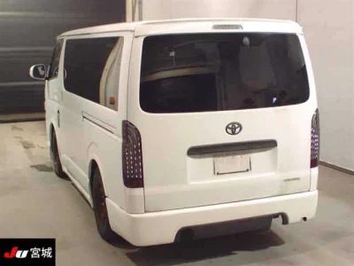 TOYOTA REGIUS VAN