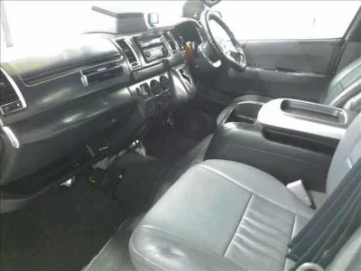 TOYOTA REGIUS VAN
