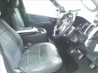 TOYOTA REGIUS VAN