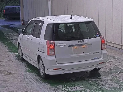 TOYOTA RAUM