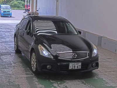 NISSAN SKYLINE