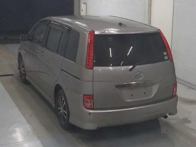 TOYOTA ISIS