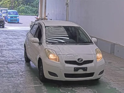 TOYOTA VITZ