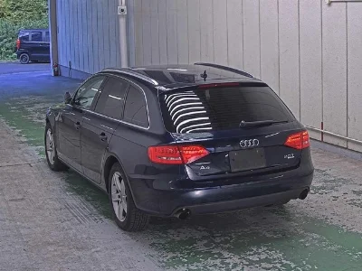 AUDI A4 AVANTE