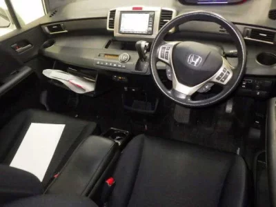 HONDA FREED SPIKE