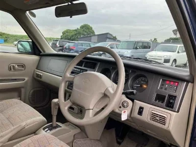 NISSAN RASHEEN