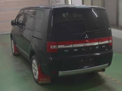 MITSUBISHI DELICA D5
